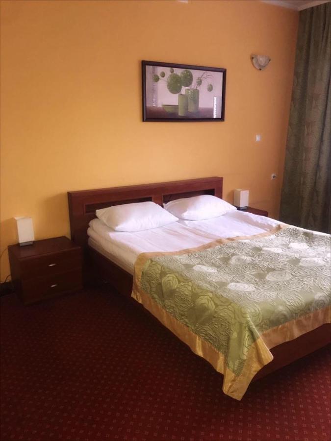 Hotel U Witaszka Czosnów エクステリア 写真