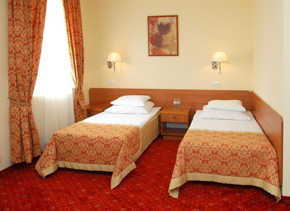 Hotel U Witaszka Czosnów 部屋 写真