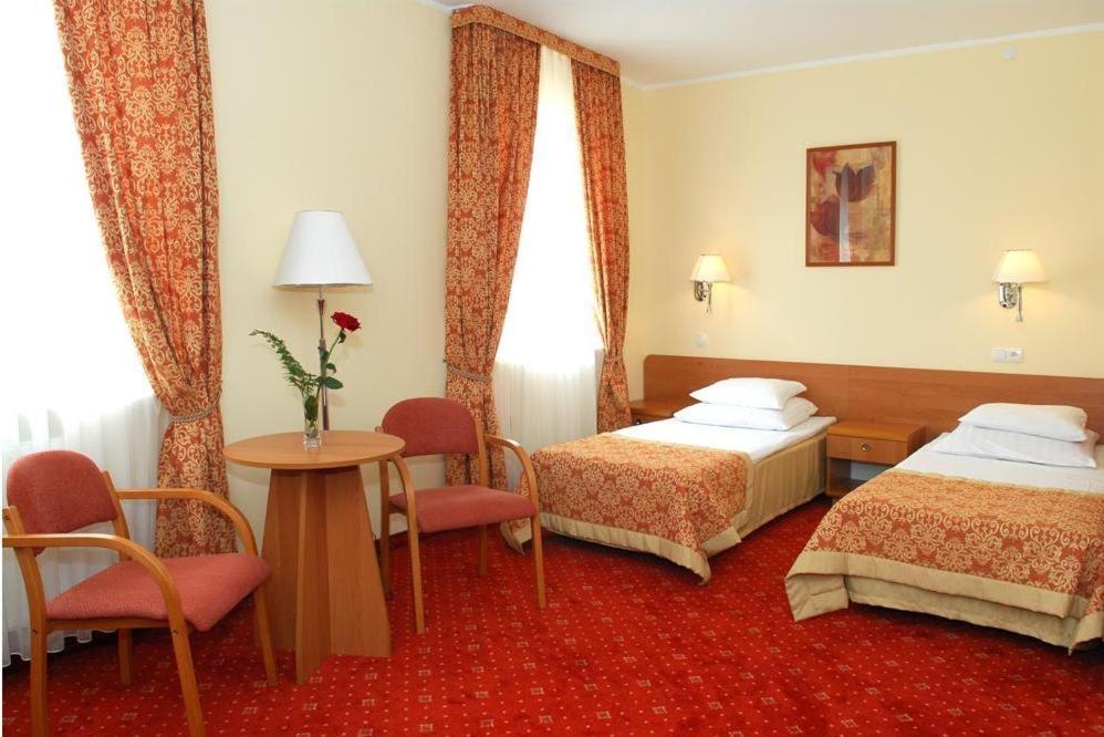 Hotel U Witaszka Czosnów 部屋 写真